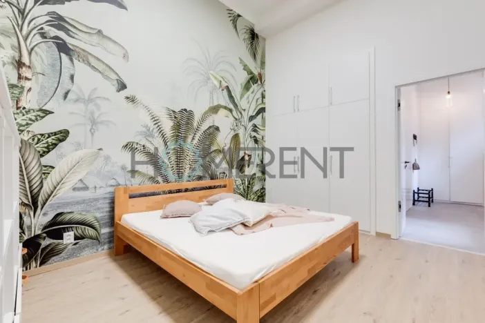 Pronájem bytu 2+kk, Praha - Karlín, Prvního pluku, 55 m2