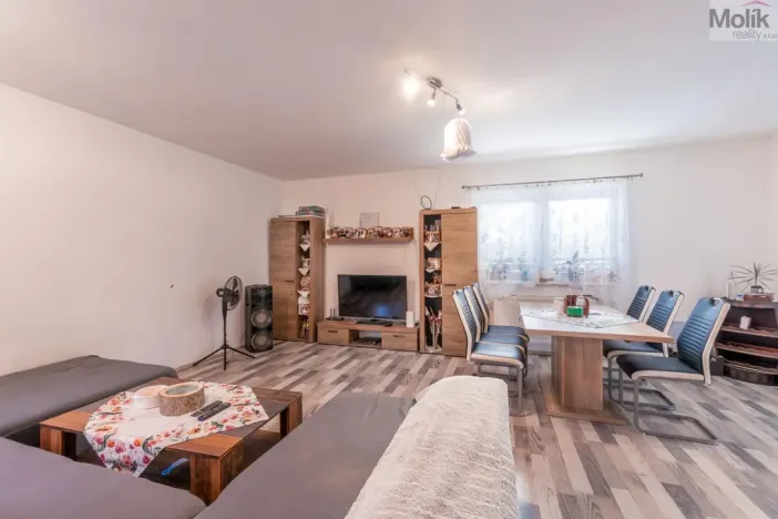 Prodej rodinného domu, Přestanov, 834 m2