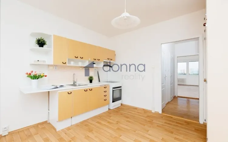 Pronájem bytu 3+1, Praha, Vybíralova, 77 m2