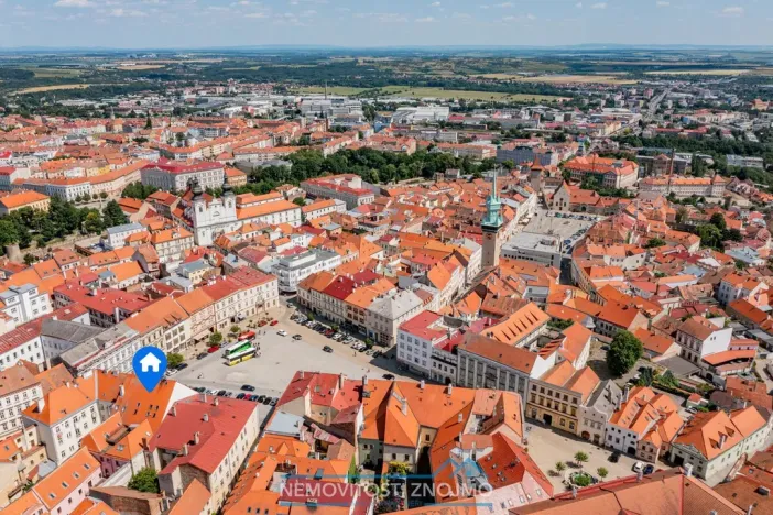 Pronájem atypického bytu, Znojmo, Horní náměstí, 260 m2