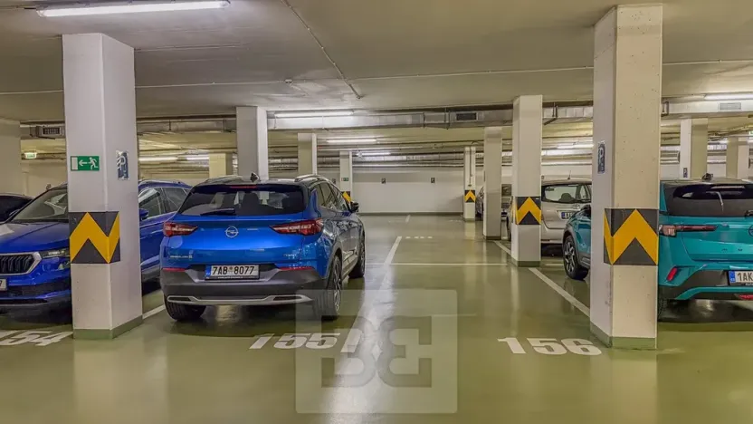 Pronájem garážového stání, Praha - Žižkov, Pitterova, 13 m2