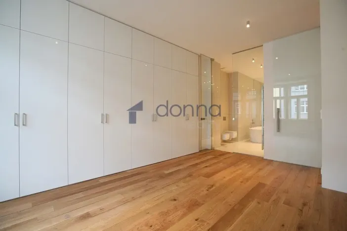 Pronájem bytu 3+kk, Praha, Laubova, 109 m2