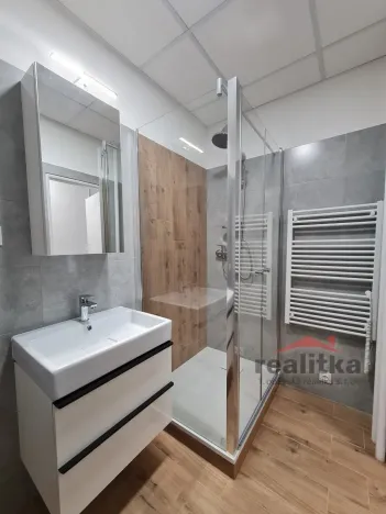 Pronájem bytu 2+1, Krnov - Pod Cvilínem, SPC H, 50 m2