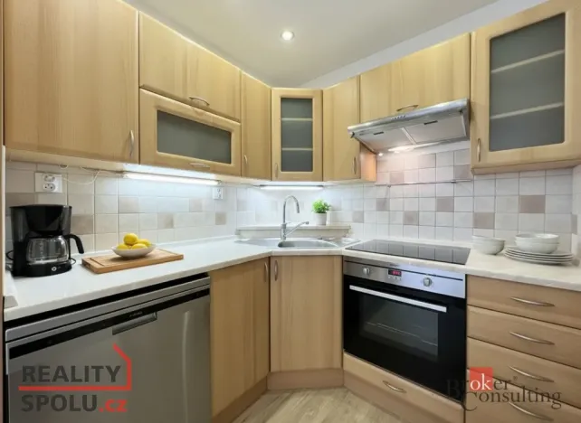 Pronájem bytu 4+kk, Praha - Žižkov, V zahrádkách, 72 m2