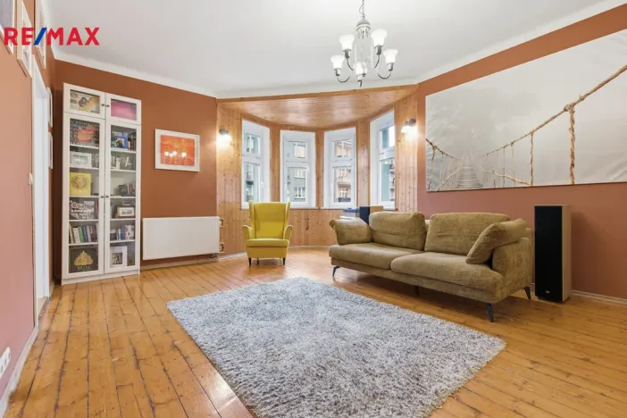 Prodej bytu 4+1, Karlovy Vary, Ondříčkova, 87 m2