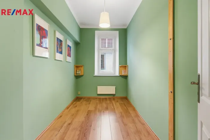 Prodej bytu 4+1, Karlovy Vary, Ondříčkova, 87 m2