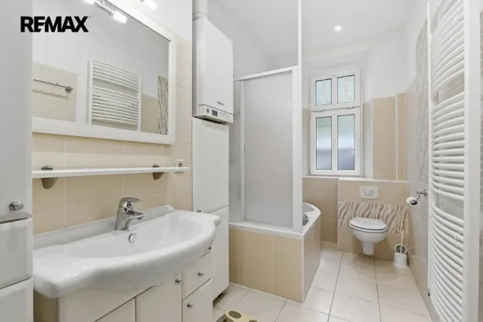 Prodej bytu 4+1, Karlovy Vary, Ondříčkova, 87 m2