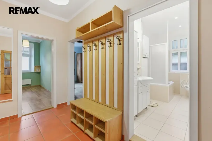 Prodej bytu 4+1, Karlovy Vary, Ondříčkova, 87 m2