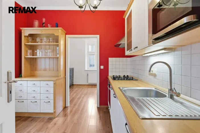 Prodej bytu 4+1, Karlovy Vary, Ondříčkova, 87 m2