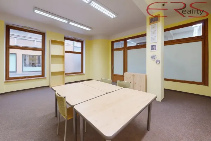 Pronájem obchodního prostoru, Jablonec nad Nisou, Antonína Chvojky, 42 m2