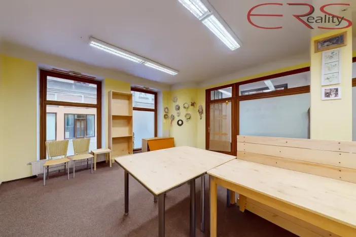 Pronájem obchodního prostoru, Jablonec nad Nisou, Antonína Chvojky, 42 m2