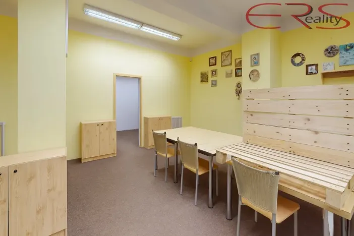 Pronájem obchodního prostoru, Jablonec nad Nisou, Antonína Chvojky, 42 m2