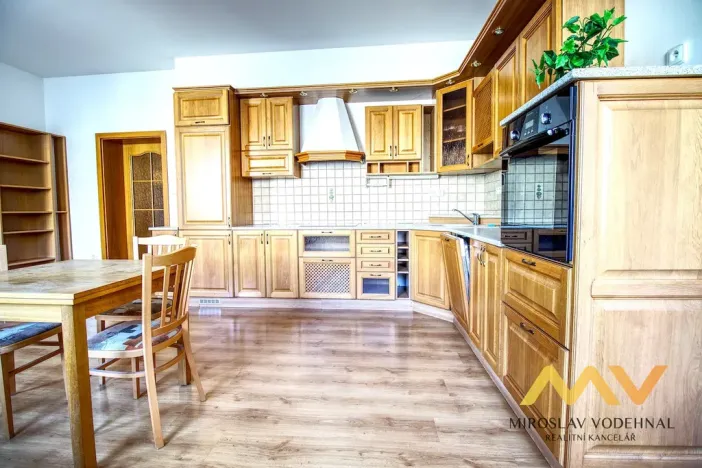 Pronájem bytu 2+kk, Hradec Králové, Československé armády, 58 m2