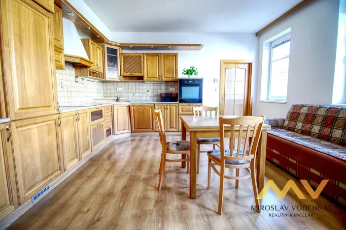 Pronájem bytu 2+kk, Hradec Králové, Československé armády, 58 m2