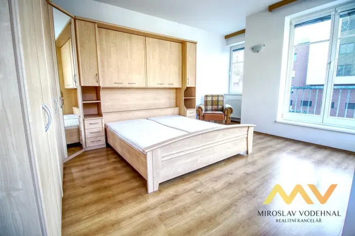 Pronájem bytu 2+kk, Hradec Králové, Československé armády, 58 m2