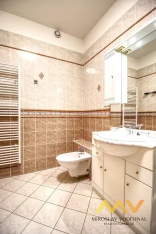 Pronájem bytu 2+kk, Hradec Králové, Československé armády, 58 m2