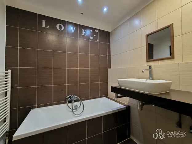 Pronájem bytu 2+1, Sokolov, Heyrovského, 50 m2