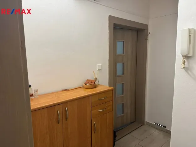 Pronájem bytu 3+kk, Karlovy Vary - Dvory, Chebská, 60 m2