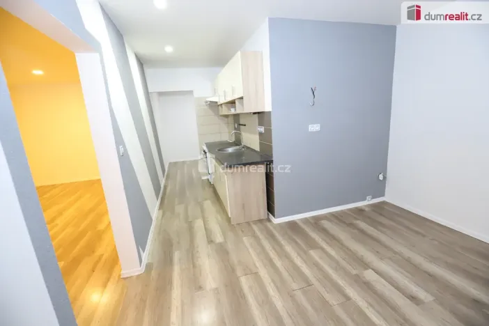 Pronájem bytu 2+kk, Karlovy Vary - Drahovice, Vrchlického, 56 m2