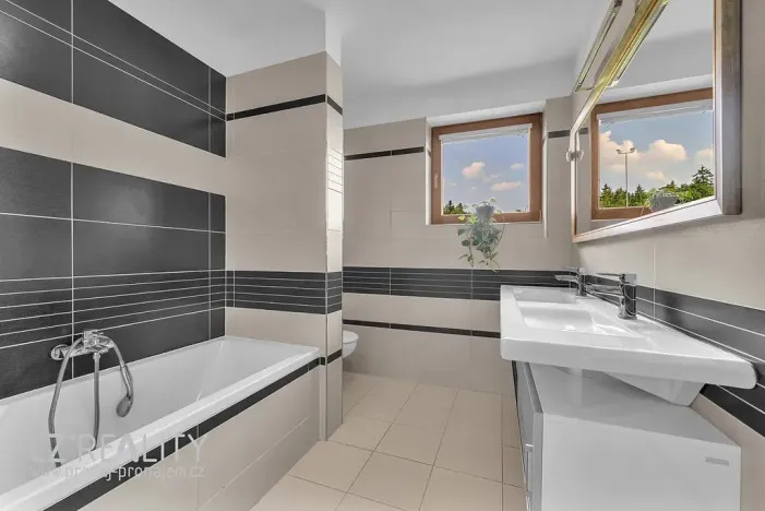 Prodej rodinného domu, Babice, Sportovní, 160 m2