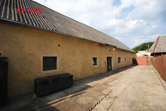 Prodej komerční nemovitosti, Církvice, 6984 m2