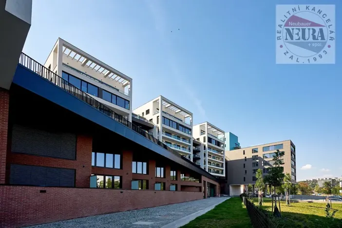 Pronájem bytu 2+kk, Praha - Holešovice, Jankovcova, 65 m2