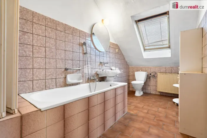 Prodej rodinného domu, Karlovy Vary - Stará Role, Dlouhá, 397 m2