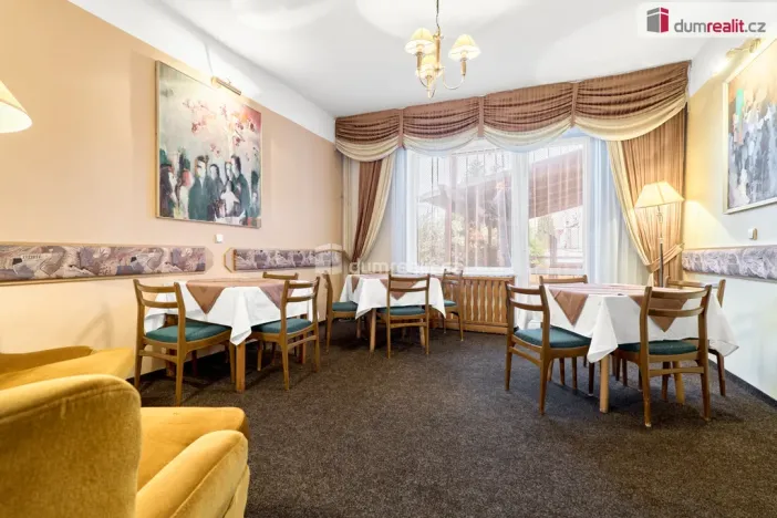 Prodej rodinného domu, Karlovy Vary - Stará Role, Dlouhá, 397 m2