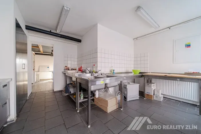 Pronájem restaurace, Otrokovice, Dr. E. Beneše, 237 m2