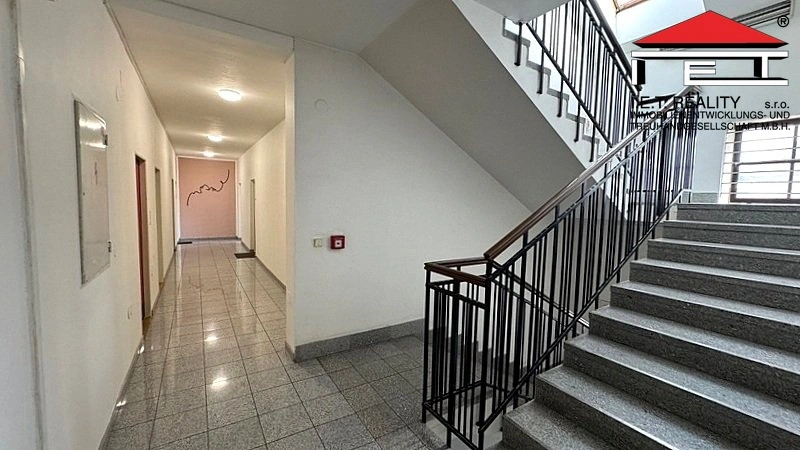 Pronájem kanceláře, Brno, Husova, 69 m2