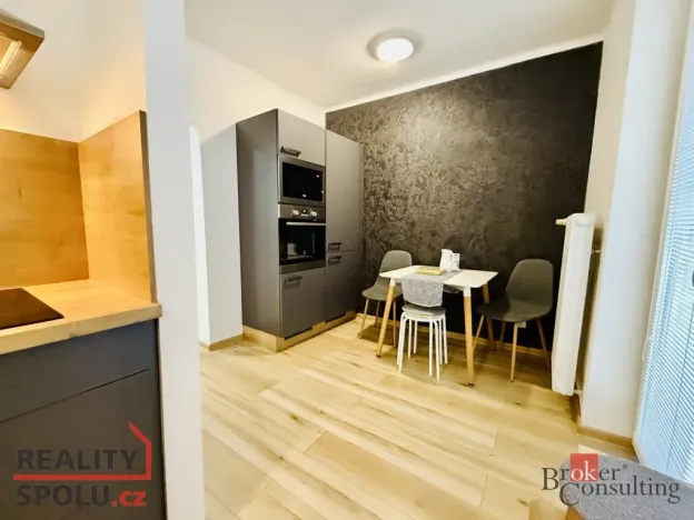 Pronájem bytu 3+1, Zlín, Santražiny, 74 m2