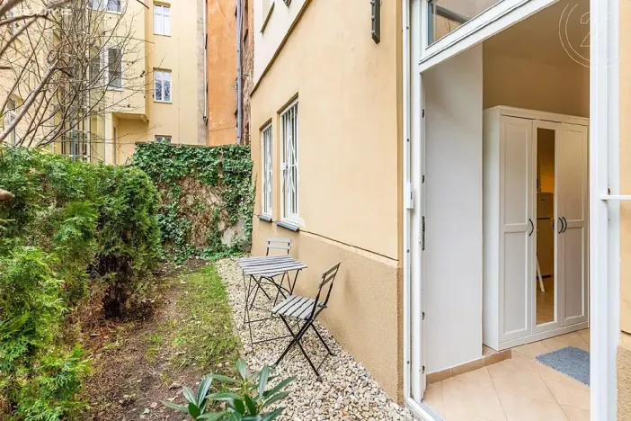 Prodej bytu 2+kk, Praha - Smíchov, Grafická, 49 m2