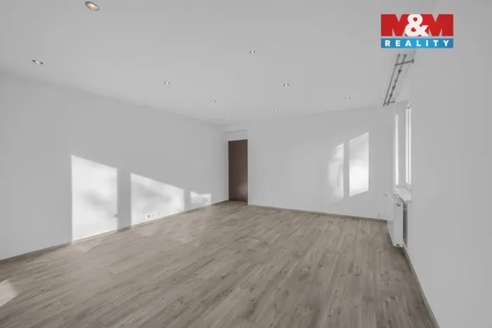 Prodej bytu 3+1, Praha - Klánovice, Medinská, 81 m2