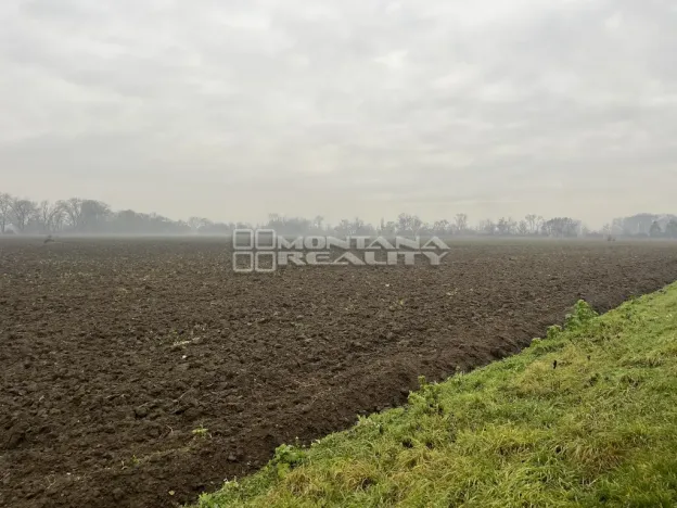 Prodej pole, Troubky, 33891 m2