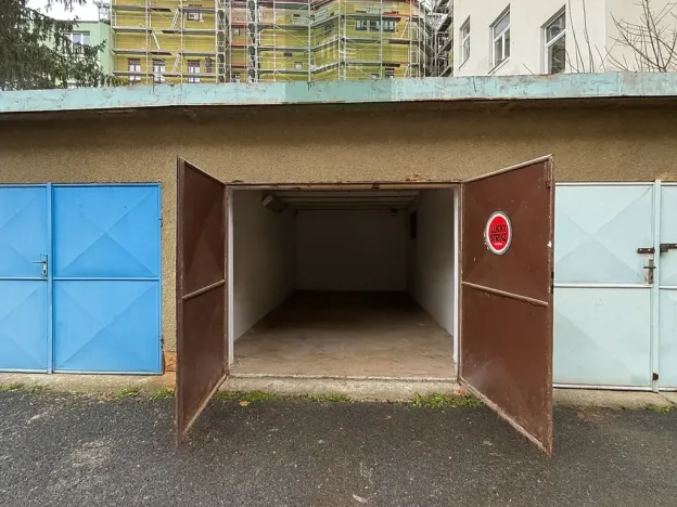 Pronájem garáže, Plzeň - Jižní Předměstí, Koperníkova, 16 m2
