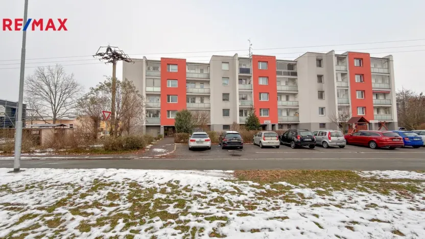 Prodej bytu 3+1, Pardubice - Ohrazenice, Marie Majerové, 74 m2