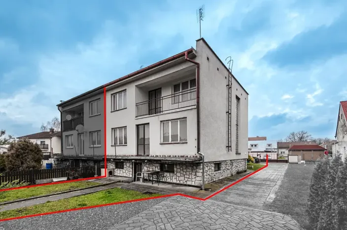 Prodej rodinného domu, Velim, náměstí Obránců míru, 180 m2