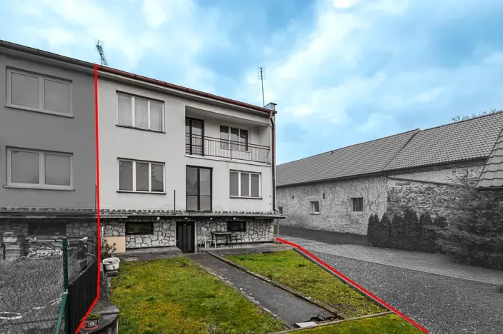 Prodej rodinného domu, Velim, náměstí Obránců míru, 180 m2