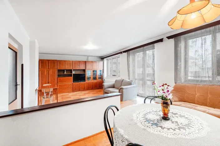 Prodej rodinného domu, Velim, náměstí Obránců míru, 180 m2