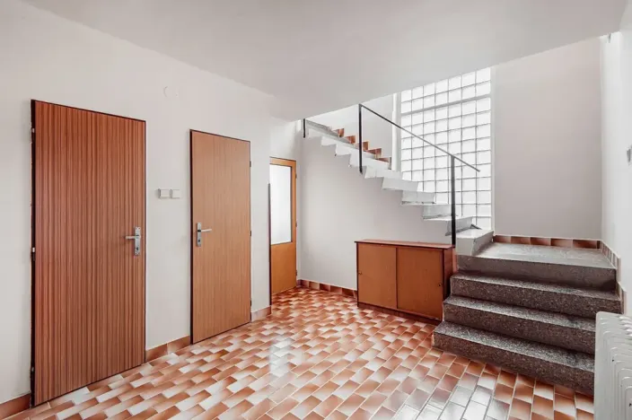 Prodej rodinného domu, Velim, náměstí Obránců míru, 180 m2