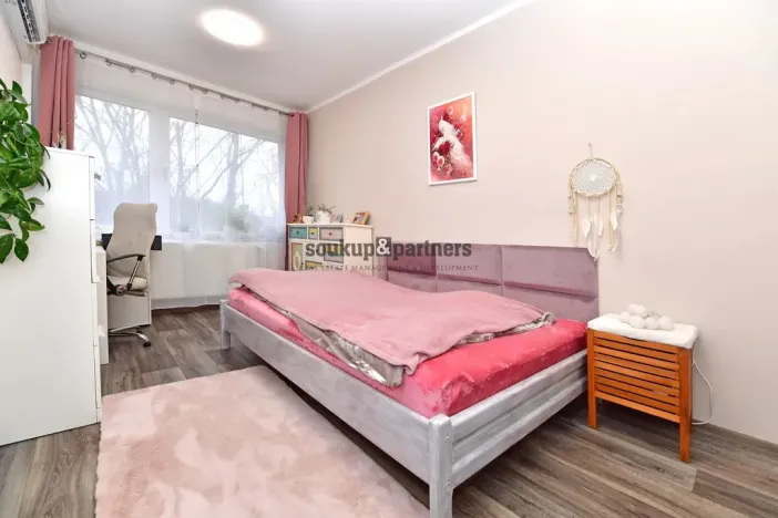 Pronájem bytu 2+kk, Praha - Velká Chuchle, Strakonická, 55 m2