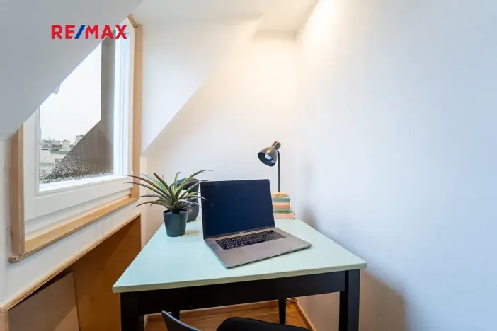 Prodej bytu 1+kk, Praha - Holešovice, Veverkova, 40 m2