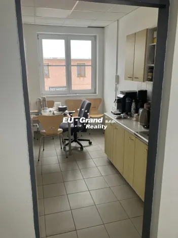 Pronájem obchodního prostoru, Varnsdorf, Kmochova, 450 m2