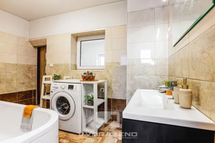 Prodej bytu 4+kk, Černov, 95 m2