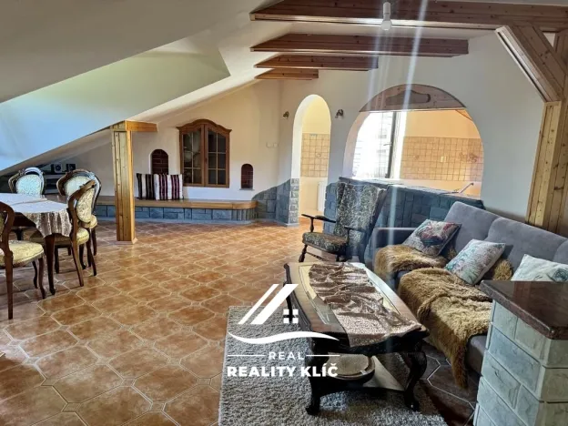 Pronájem atypického bytu, Hlučín, Kolejní, 95 m2