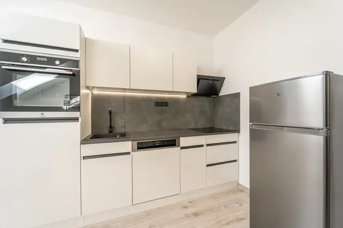 Pronájem bytu 2+kk, Praha - Libeň, Pod Labuťkou, 52 m2