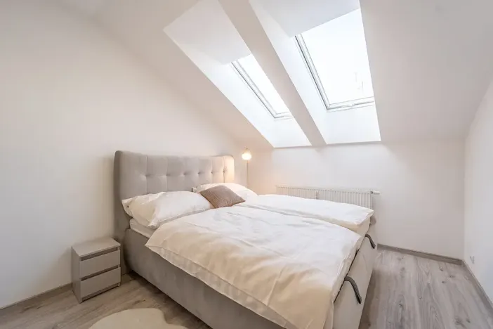 Pronájem bytu 2+kk, Praha - Libeň, Pod Labuťkou, 52 m2