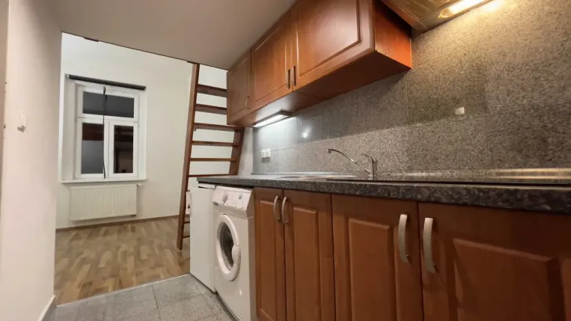 Pronájem bytu 1+kk, Praha - Vysočany, Freyova, 17 m2