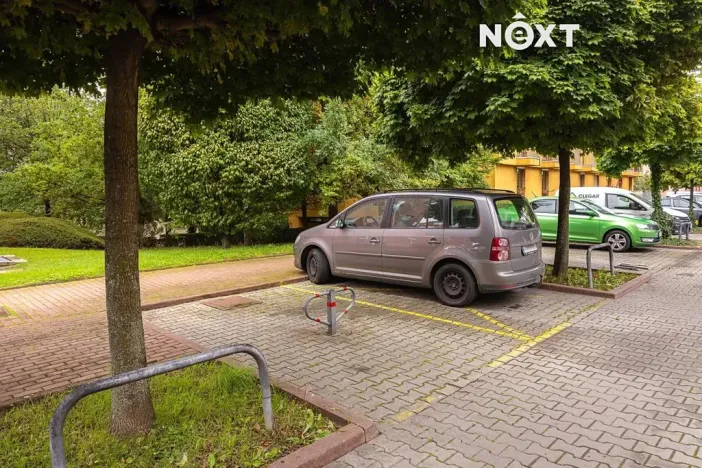 Prodej garážového stání, Praha - Troja, Vřesová, 12 m2