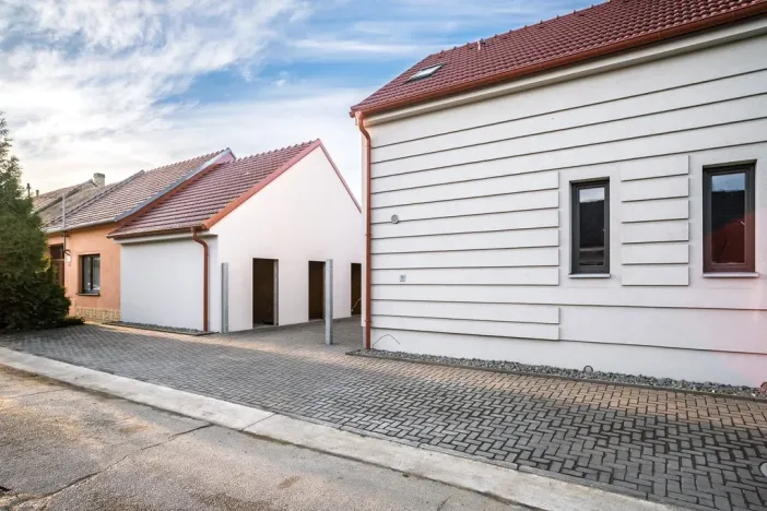 Prodej bytu 4+kk, Přísnotice, Žabčická, 104 m2